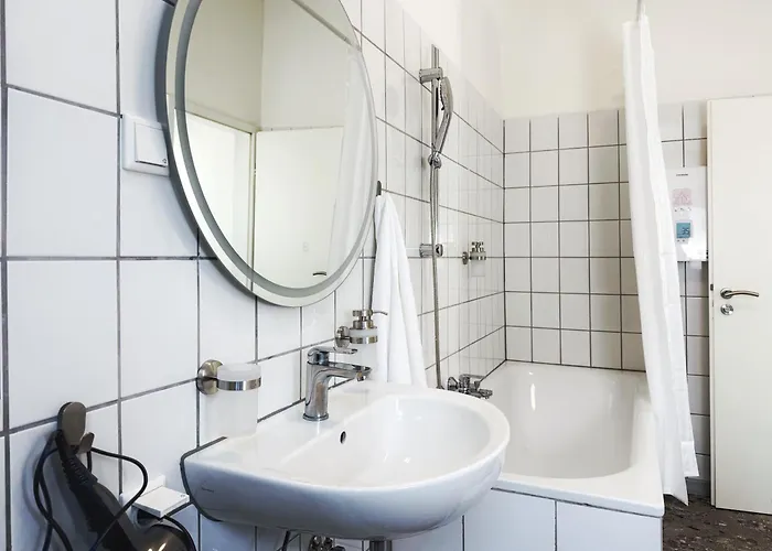 2-schlafzimmer-apartment Bis 4 Pers - Naehe Hbf & Messe Dus